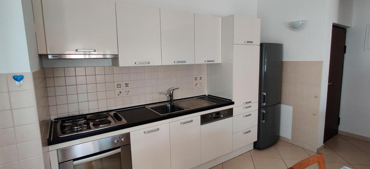 Apartment Dea Trogir Bagian luar foto