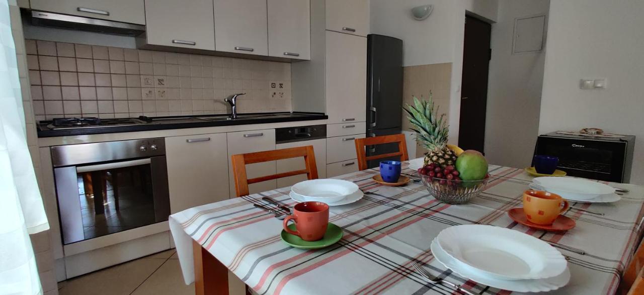 Apartment Dea Trogir Bagian luar foto