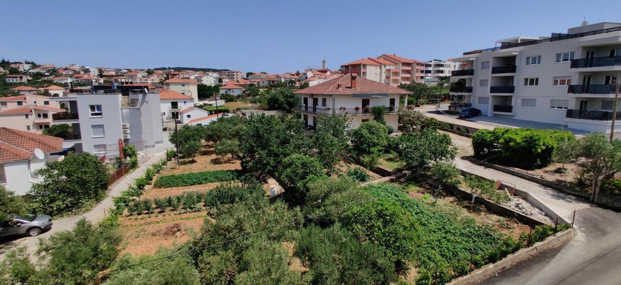 Apartment Dea Trogir Bagian luar foto